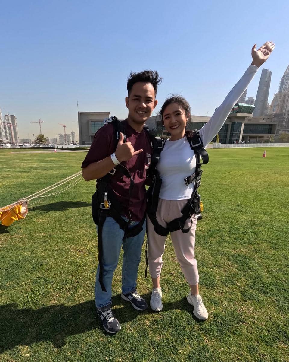 Febby Rastanty skydiving 
