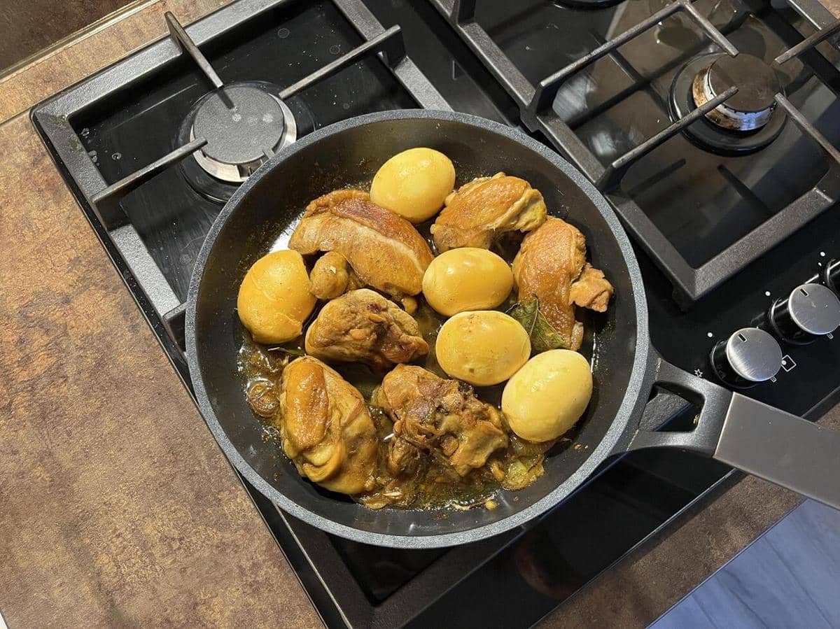 ilustrasi ayam ungkep