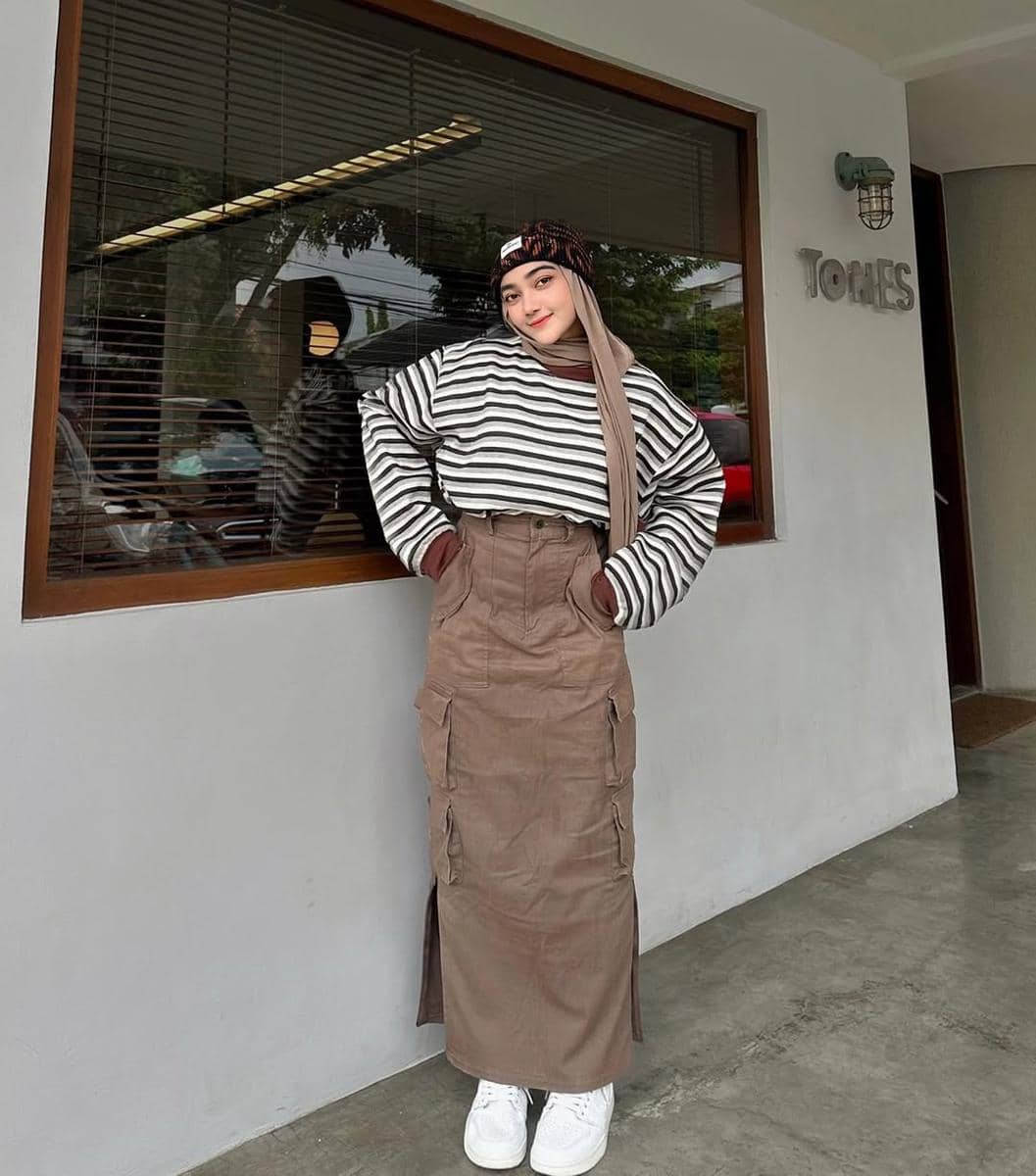 OOTD Nuansa Cokelat ala Tia Santika