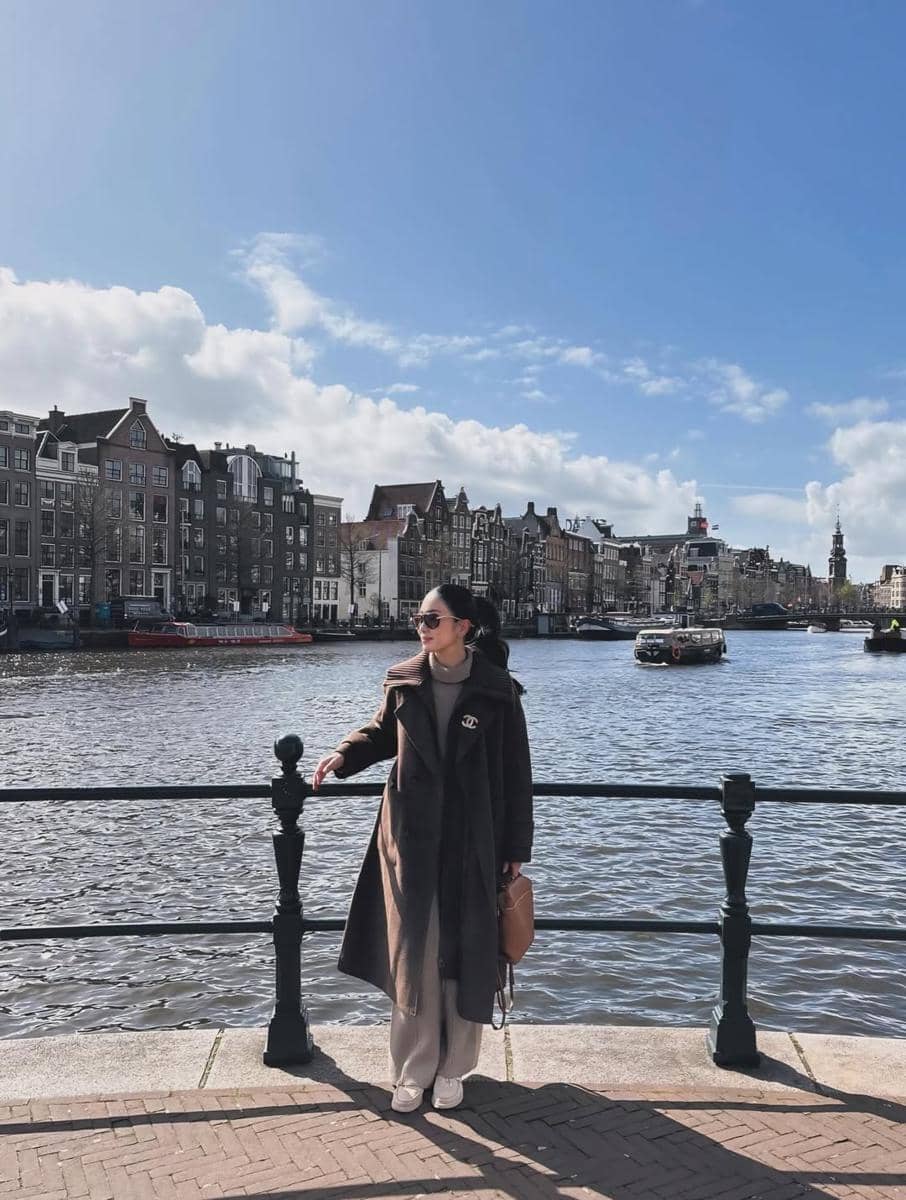 Bunga Zainal liburan