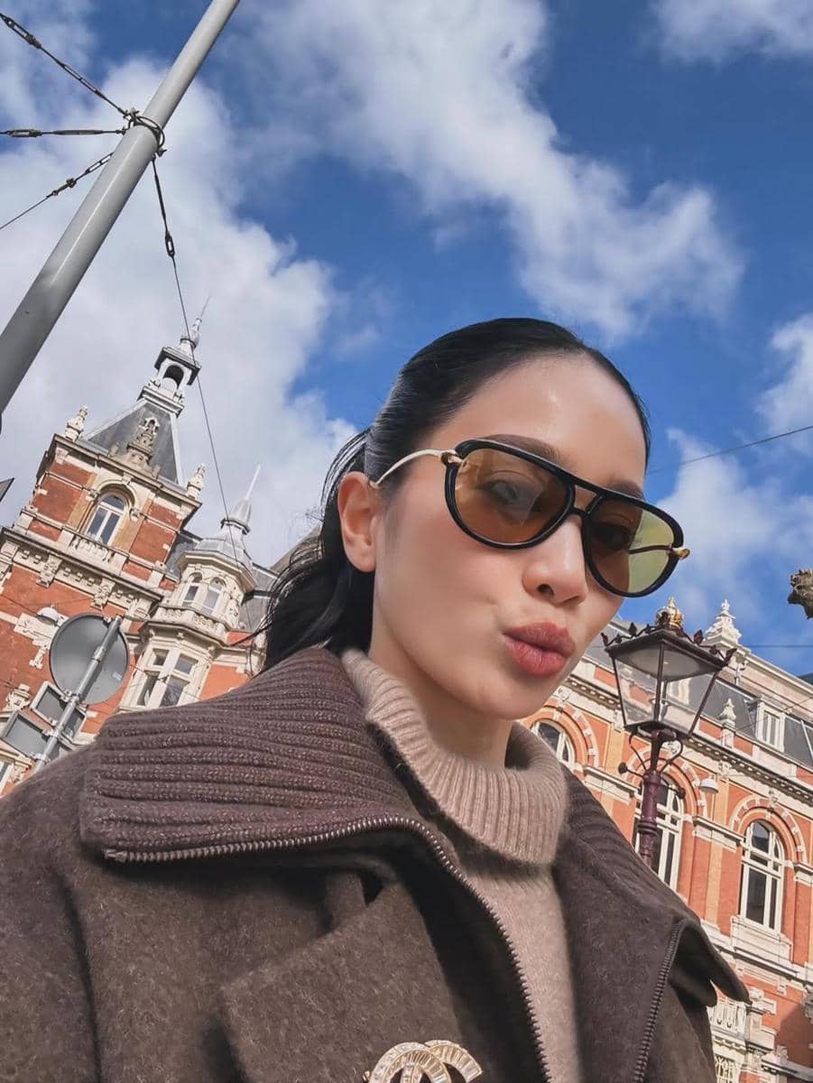 Bunga Zainal liburan