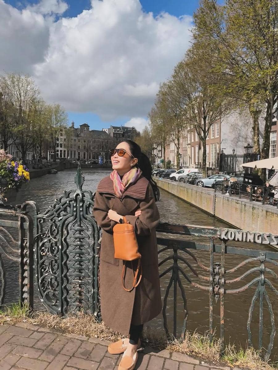 Bunga Zainal liburan