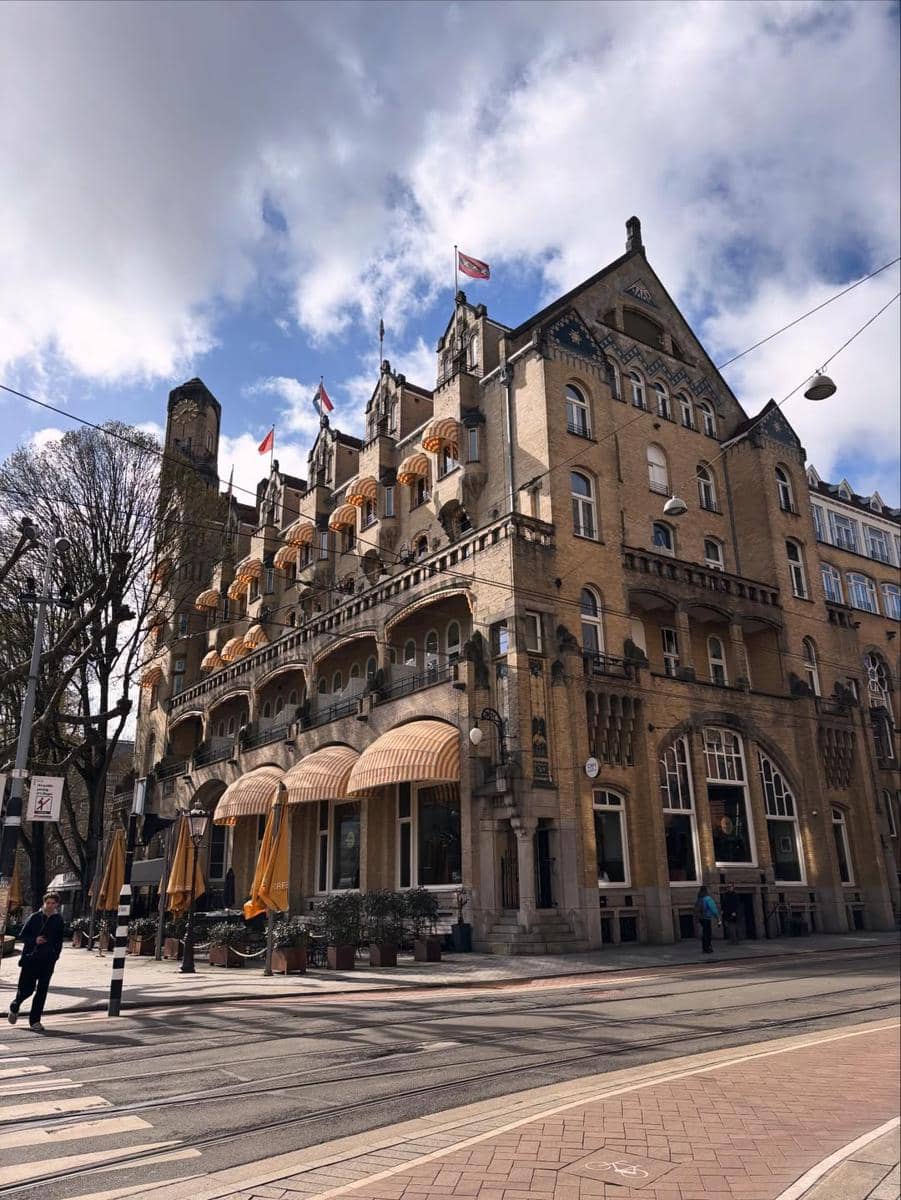 Bunga Zainal liburan