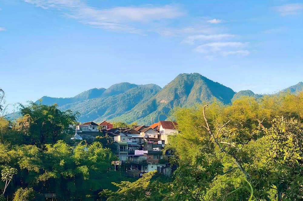 potret Gunung Panderman dari kejauhan