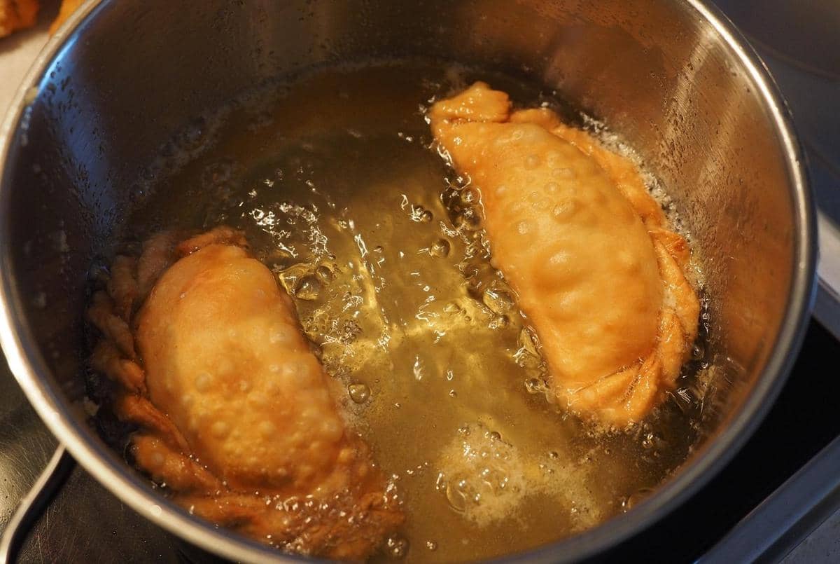 Resep Pastel Isi Kentang Kari, Camilan Gurih yang Mengenyangkan