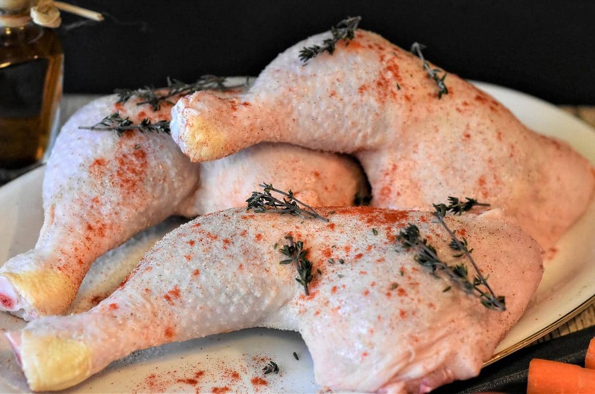 ilustrasi daging ayam segar