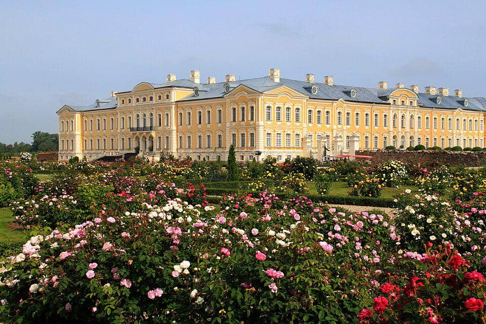 Istana Rundale di Musim Panas