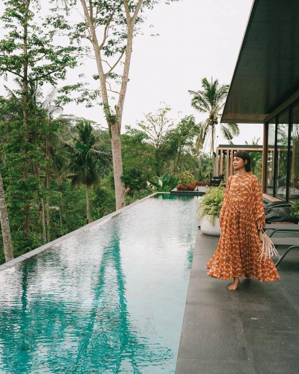 Andien Aisyah menikmati liburan santai di Villa Ubud