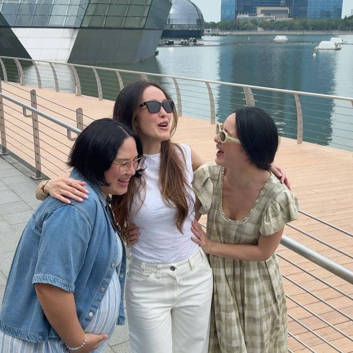 Cathy Sharon liburan keluarga di Singapura