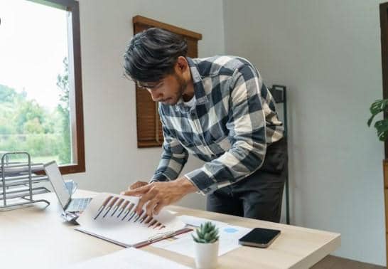 ilustrasi membuat daftar prioritas pekerjaan