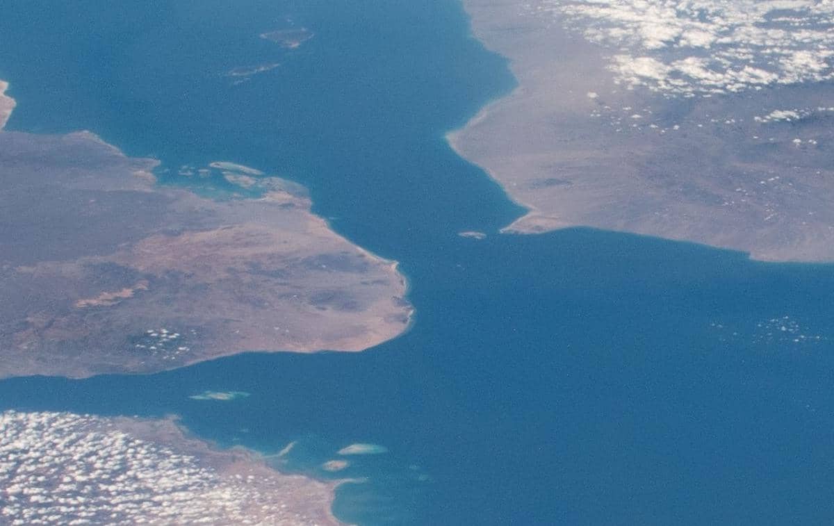 Iran Minta Houthi Tutup Selat Bab el-Mandeb jika AS Menyerang
