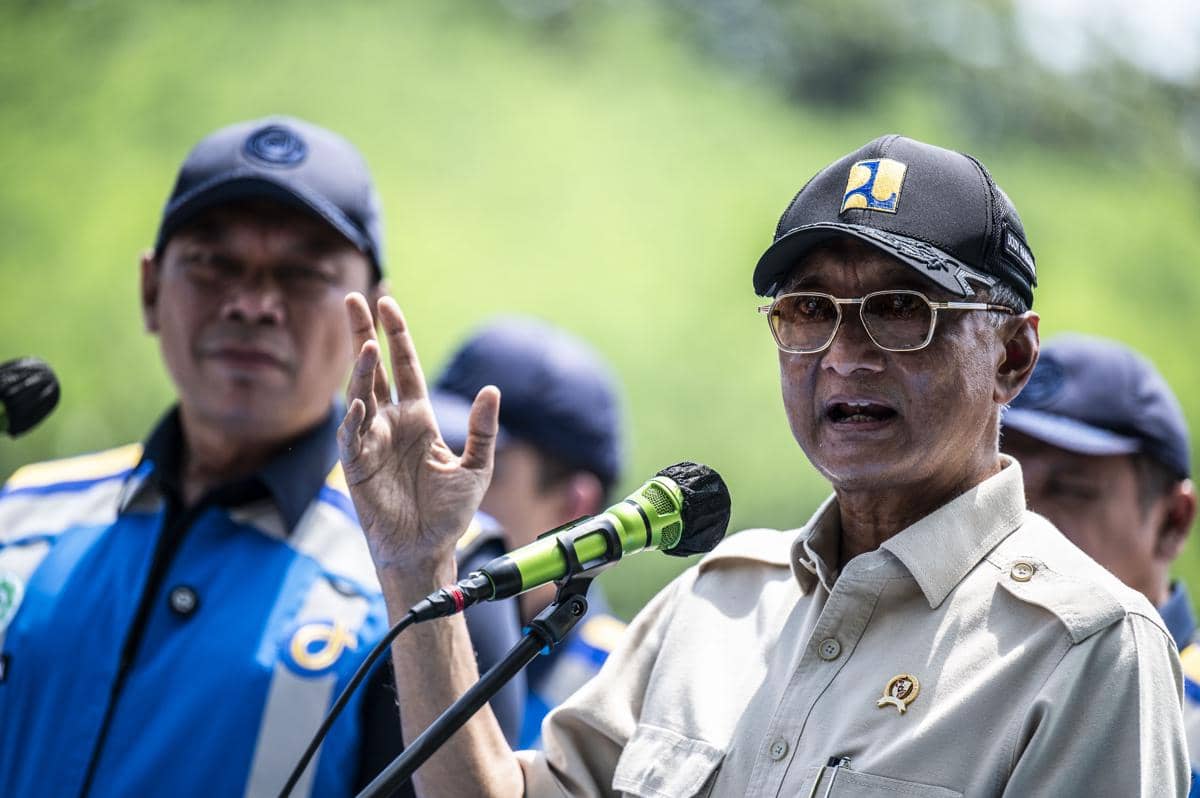 antarafoto-menteri-pu-tinjau-arus-balik-lebaran-di-gt-kalikangkung-1775118926.jpg