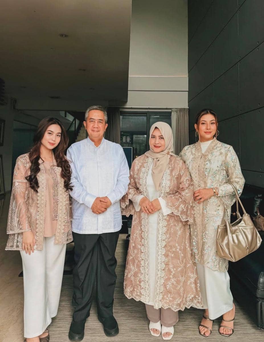 OOTD Keluarga Karin Novilda (instagram.com/narinkovilda)