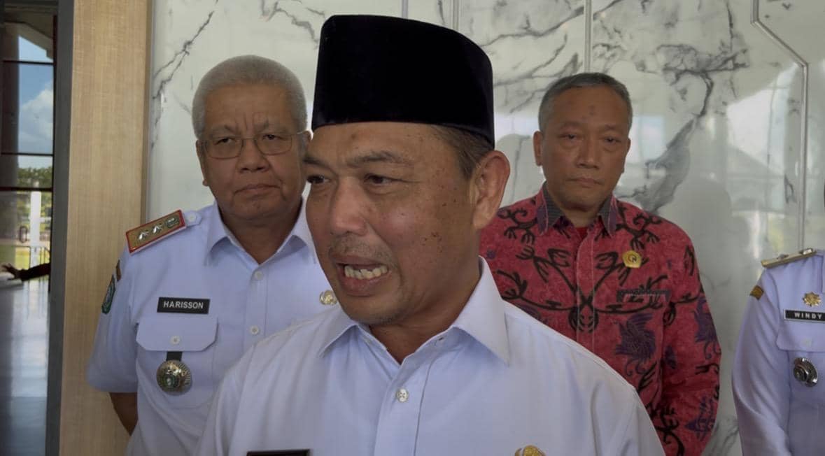 Di Balik Viral Jalan Rusak, Ria Norsan Curiga Ada Kepentingan Tertentu