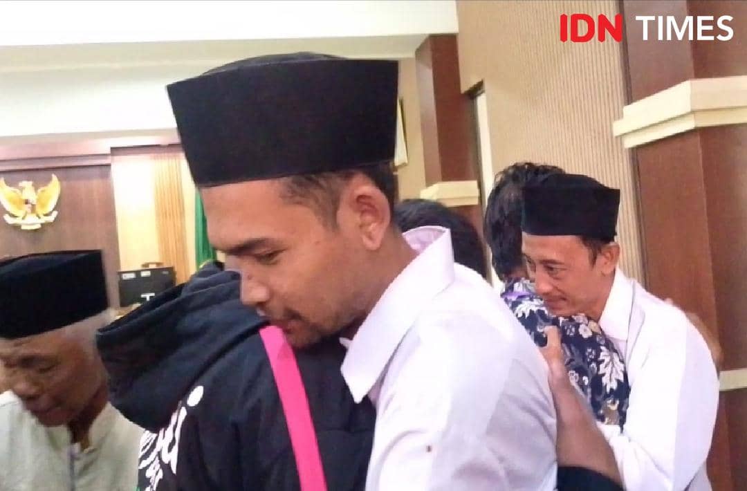 Pecah Tangis! Tak Terbukti Bersalah, 3 Buruh Tambang Ajibarang Divonis Bebas