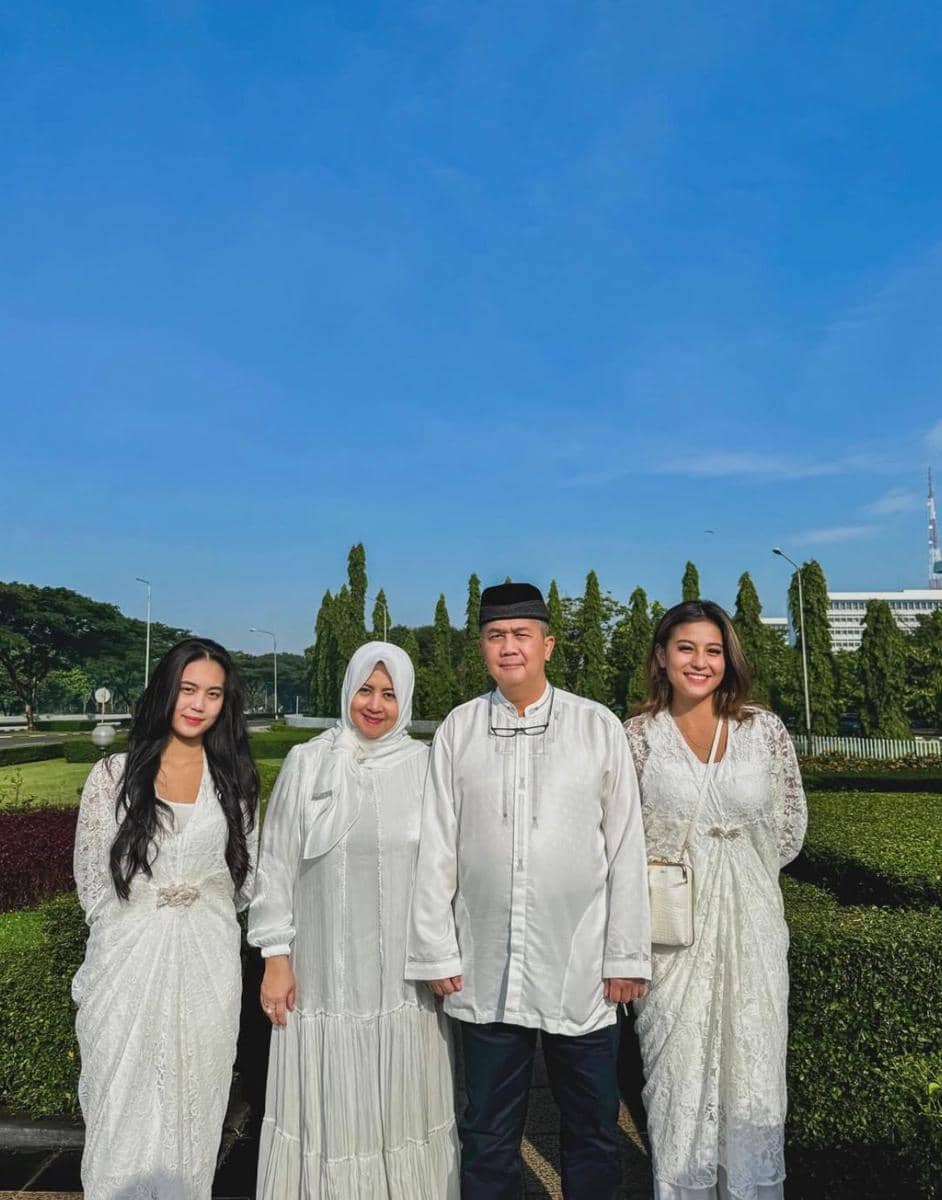 OOTD Keluarga Karin Novilda (instagram.com/narinkovilda)