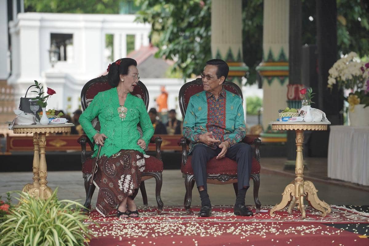 Ultah ke-80, Sri Sultan Beri Hasil Bumi kepada Warga 