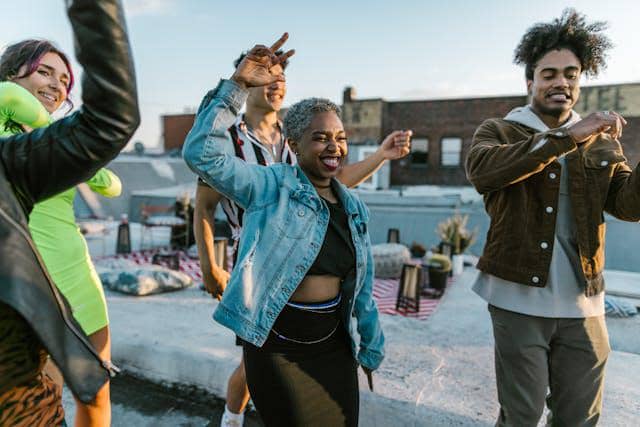 Ilustrasi backup dancer