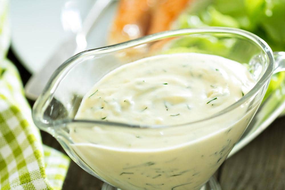 Creamy garlic sauce.