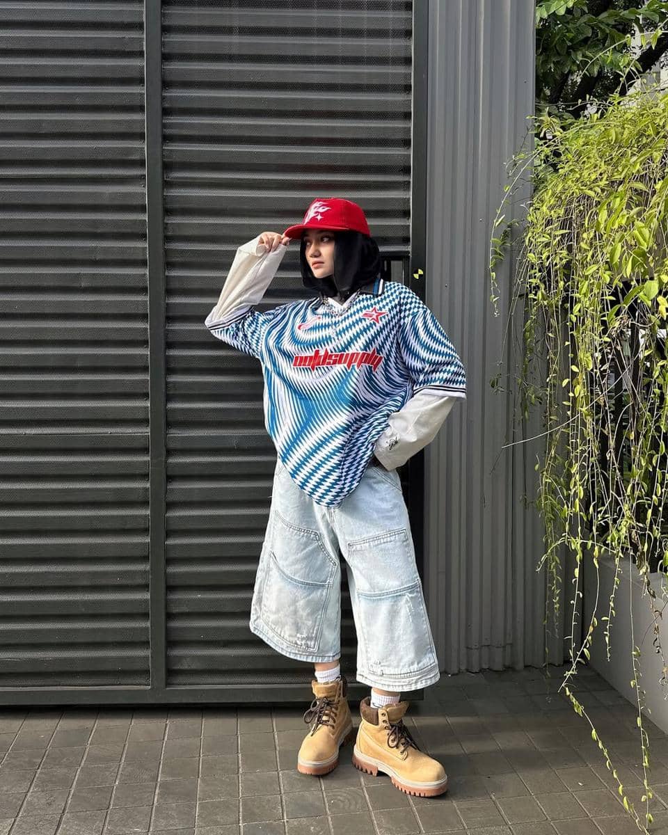 OOTD Pakai Jorts ala Tia Santika