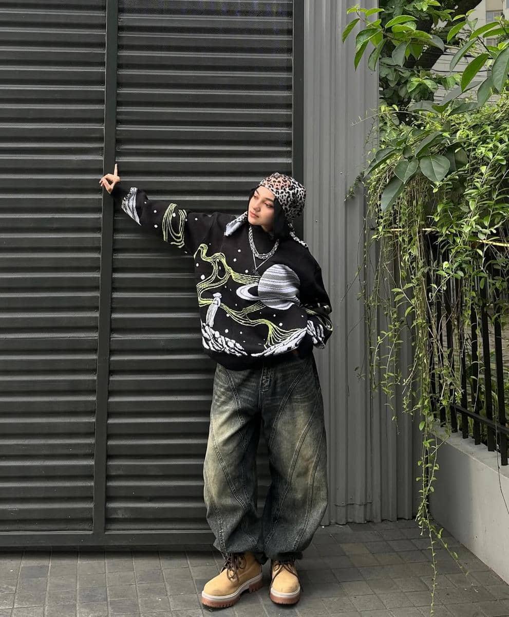 OOTD Barrel Jeans ala Tia Santika