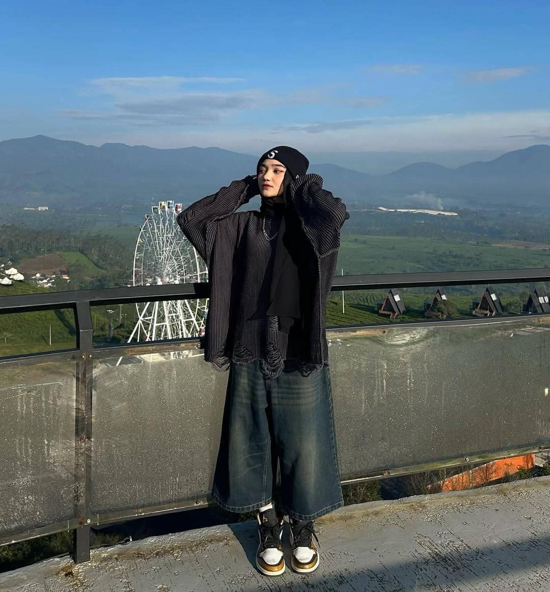 OOTD Pakai Jorts ala Tia Santika