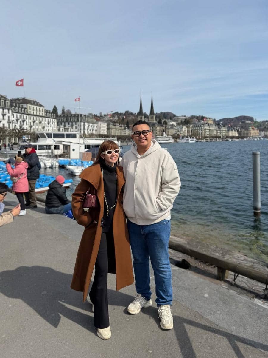 Gilang Dirga dan keluarga liburan