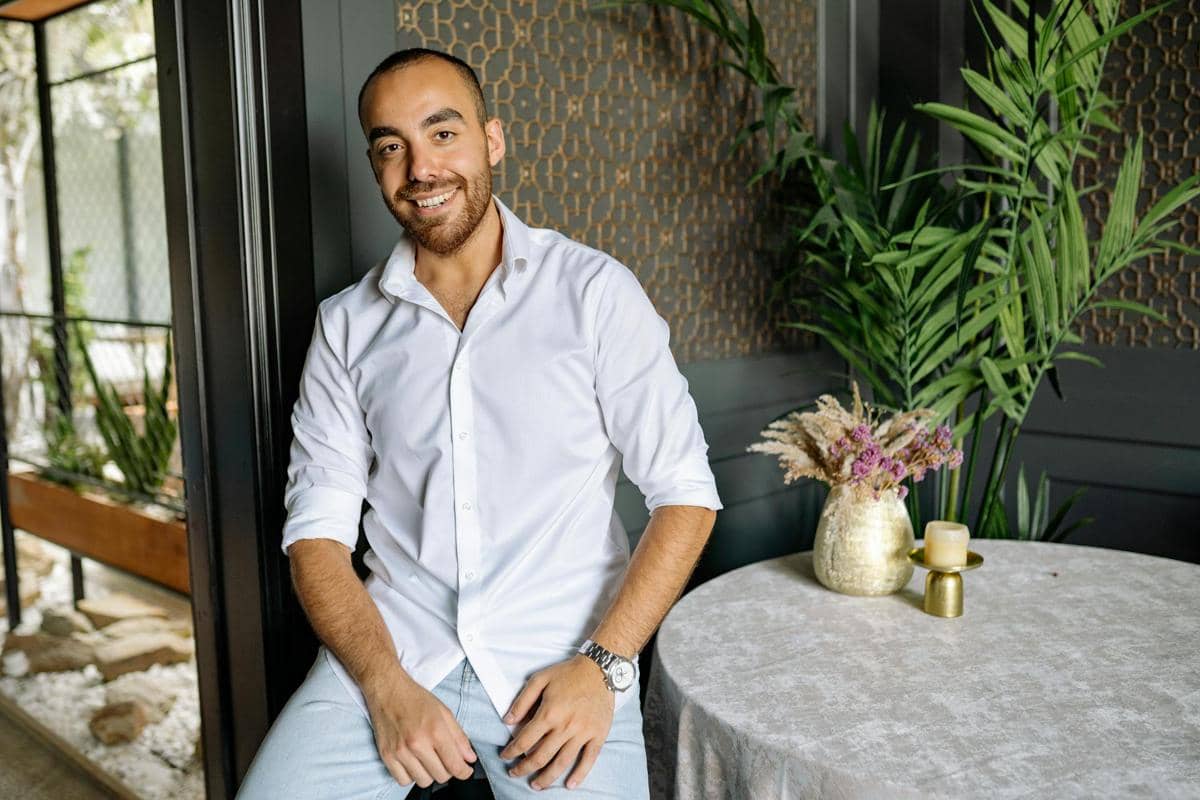 ilustrasi pria botak