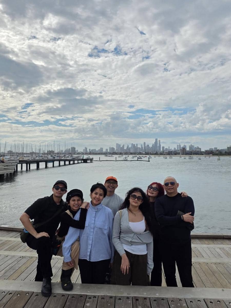 Omara Esteghlal dan keluarga berlibur di Melbourne