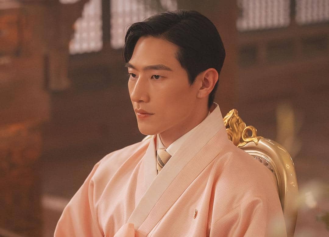Noh Sang Hyun di drama Perfect Crown