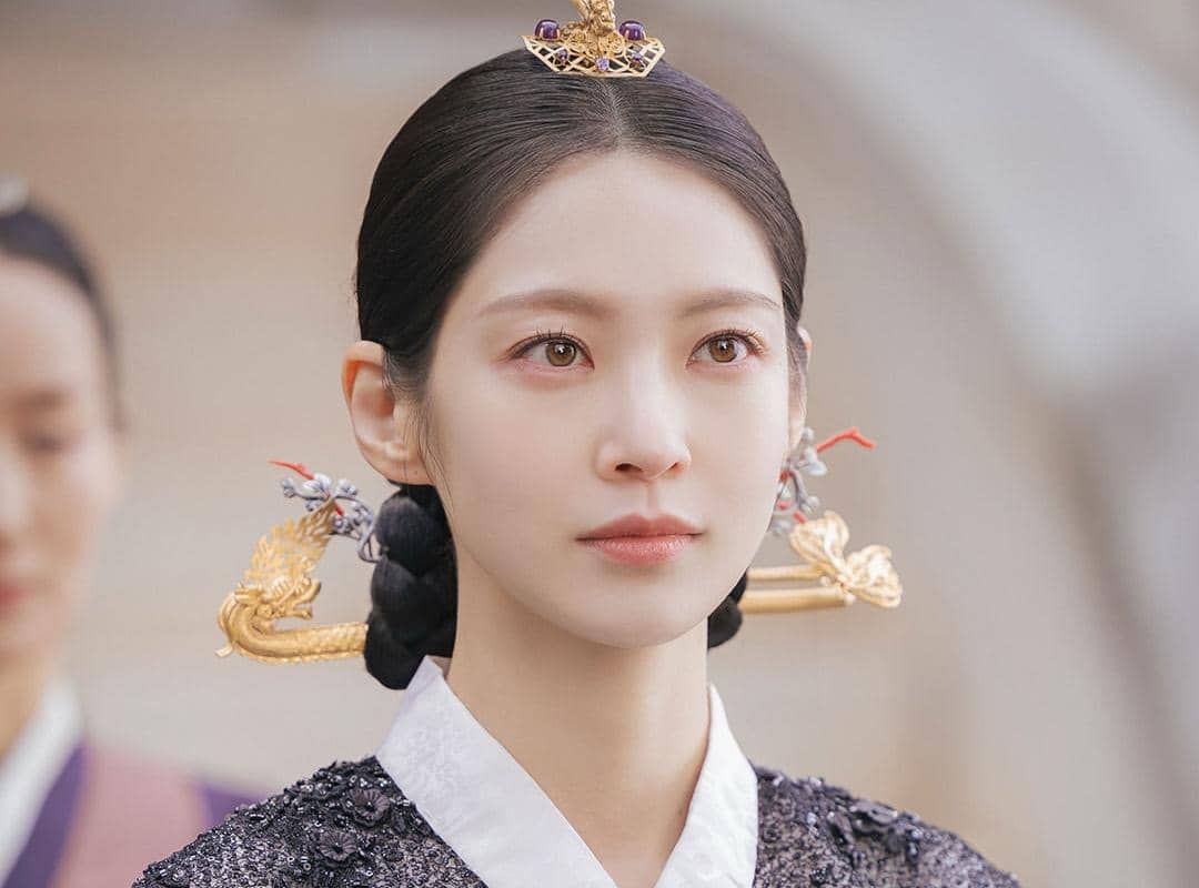 Gong Seung Yeon di drama Perfect Crown