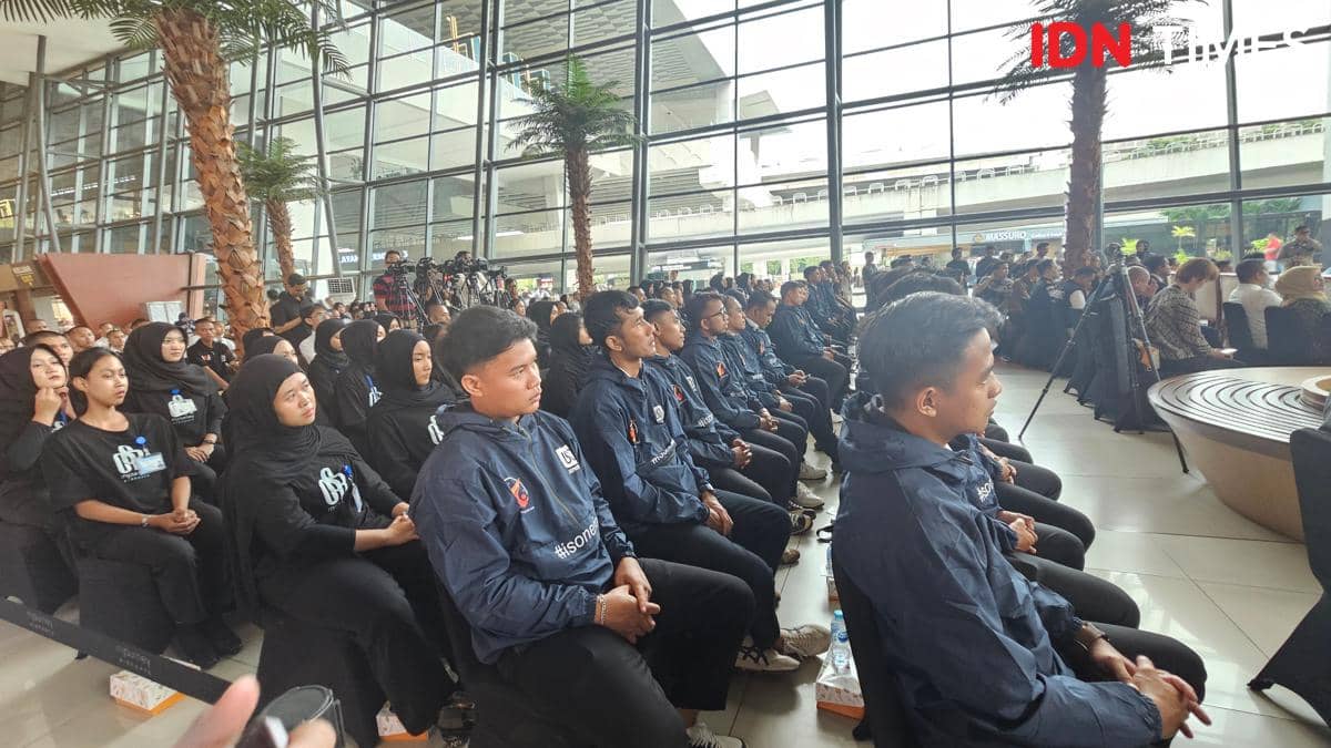 Menteri Pemberdayaan Masyarakat, Muhaimin Iskandar melepas 200 PMI lulusan SMK ke Jepang