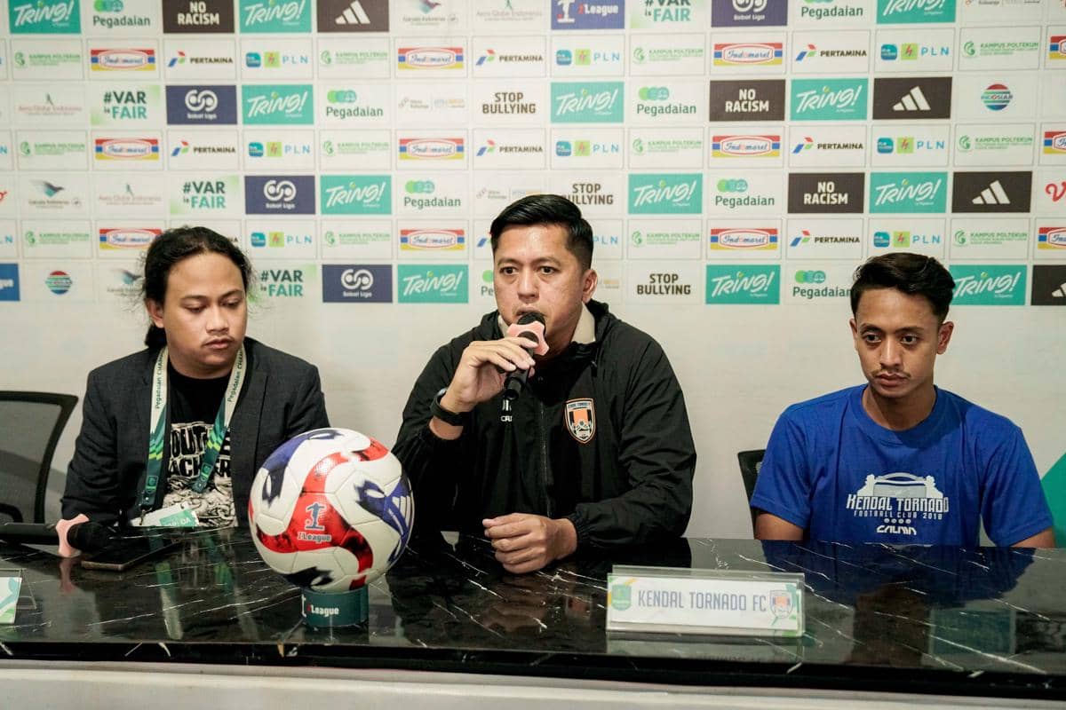 Pelatih Kendal Tornado FC, Stefan Keeltjes