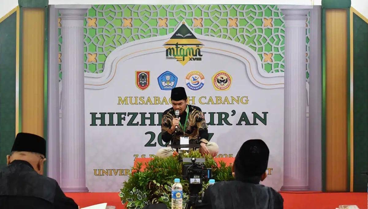 Kisah Mahasiswa Undip Abdurrahman Fawwaz Hafal Hafidz 20 Juz Al Qur'an