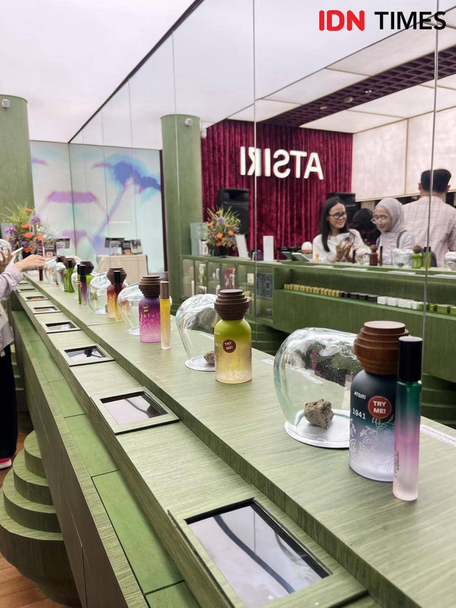 Opening store Atsiri di PIM 5, Jakarta Selatan, pada Rabu (1/4/2026) (IDN Times/Nisa Zarawaki)