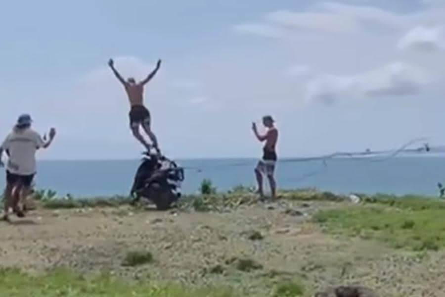 Bikin Konten Lompat Tebing dengan Sepeda Motor, WN Belgia Dideportasi