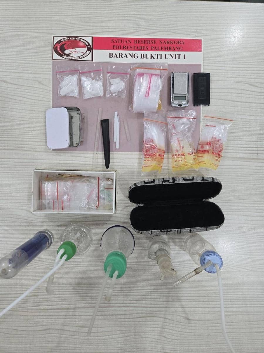 Barang bukti narkoba yang di dapat dari penggerebekan di sekip Palembang