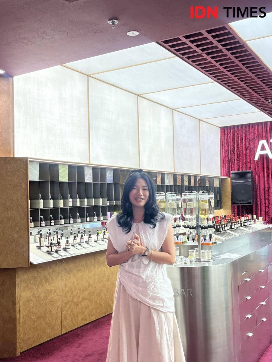 Opening store Atsiri di PIM 5, Jakarta Selatan, pada Rabu (1/4/2026) (IDN Times/Nisa Zarawaki)