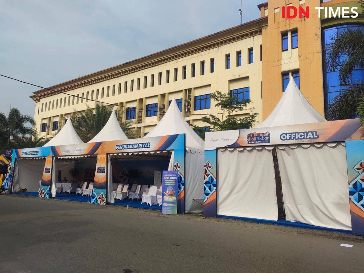 Sambut Calon Jemaah, Asrama Haji Dirikan Tenda UMKM dan Penukaran Riyal