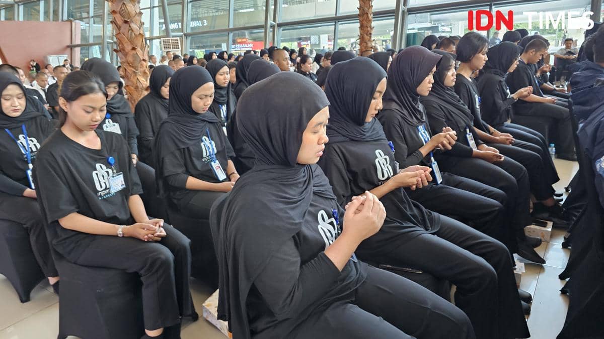 Menteri Pemberdayaan Masyarakat, Muhaimin Iskandar melepas 200 PMI lulusan SMK ke Jepang