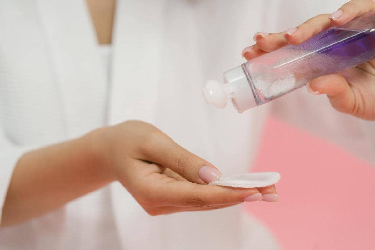ilustrasi makeup remover