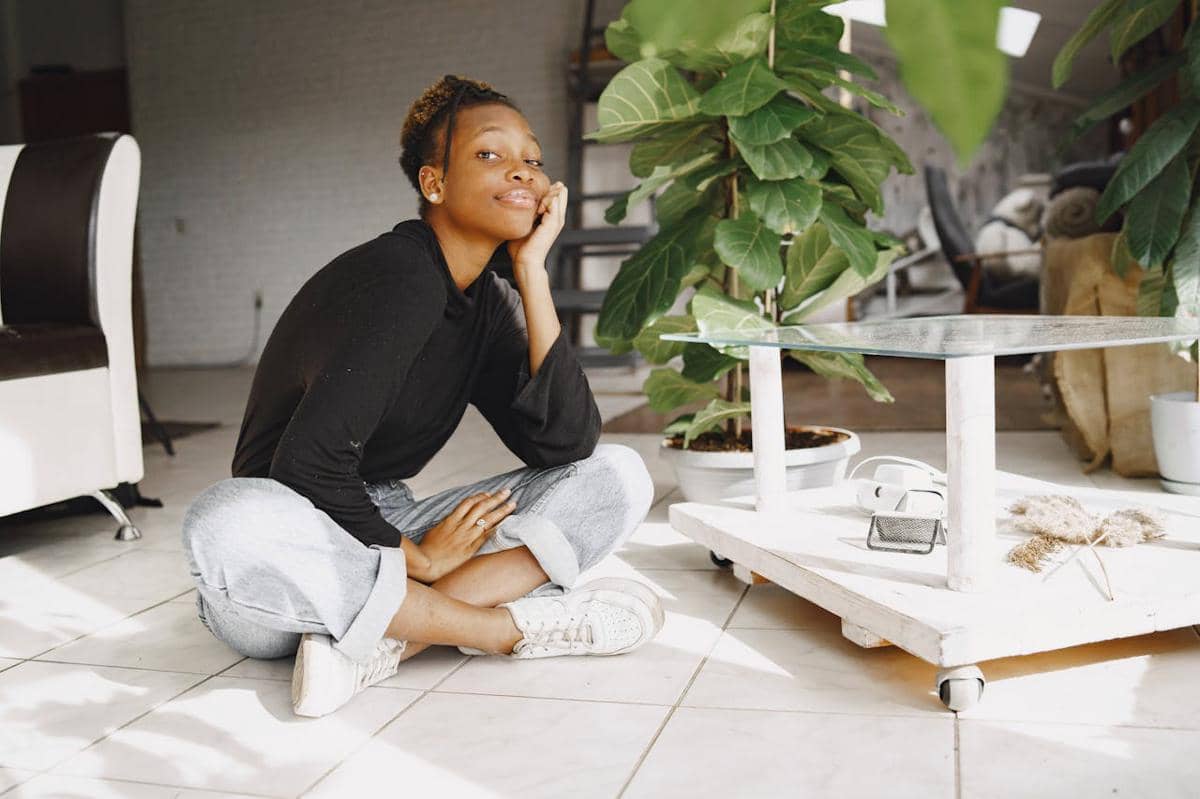 Kenapa Orang yang Tinggal Sendirian Sering Dikasihani?