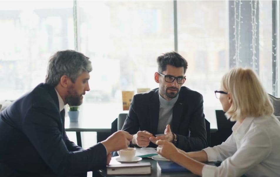 ilustrasi bahas bisnis