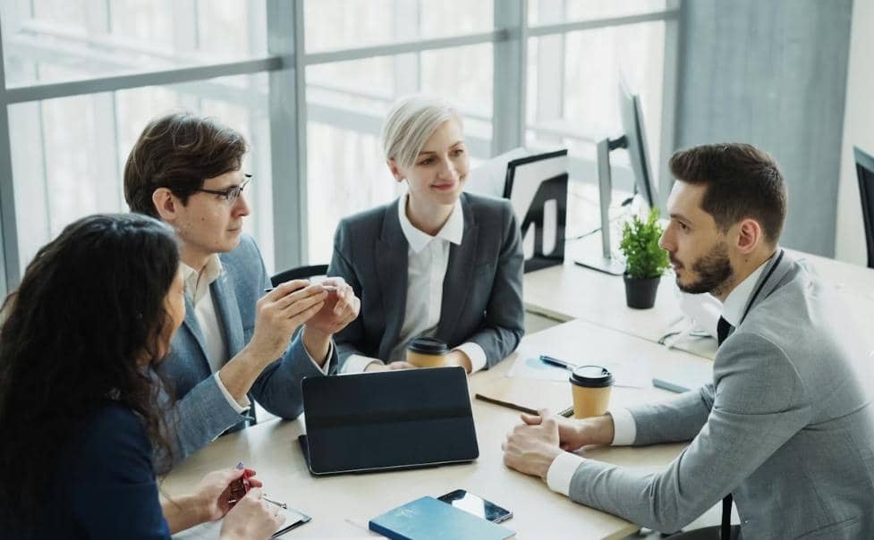 ilustrasi bahas bisnis