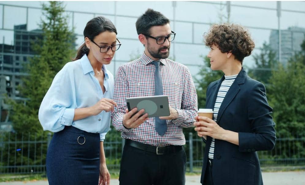 ilustrasi bahas bisnis