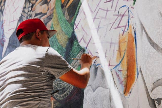 Ilustrasi mural di tembok