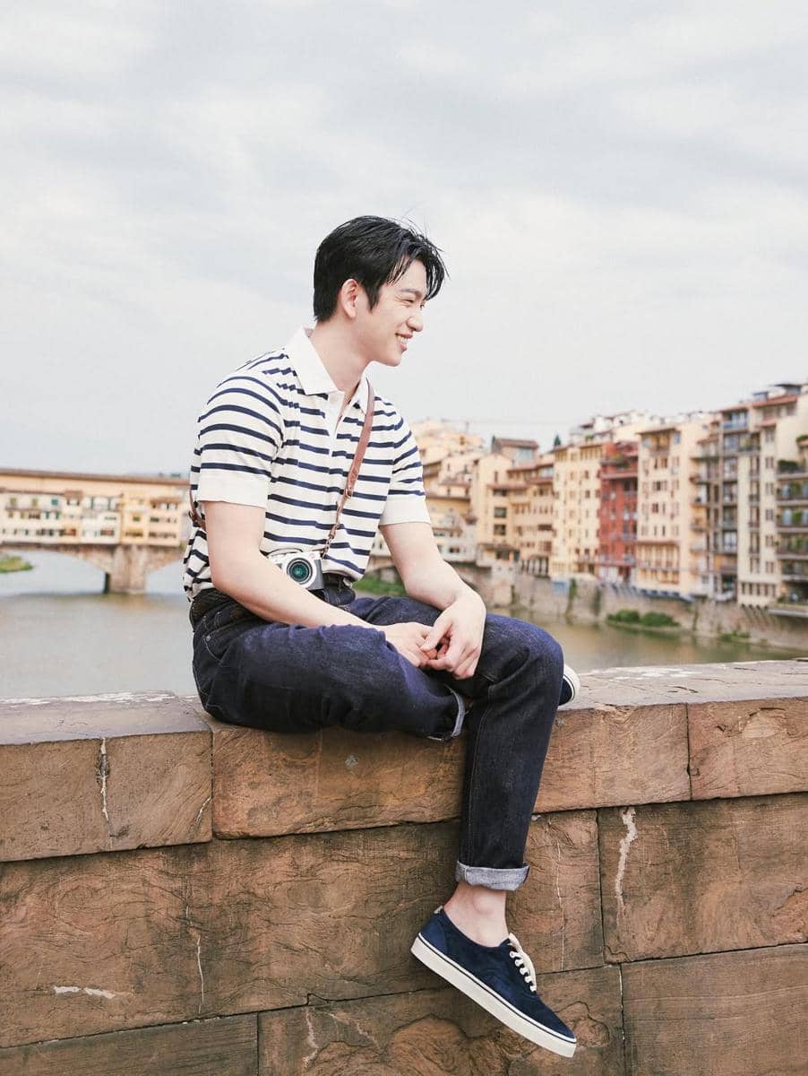 inspirasi outfit ala Park Jin Young 