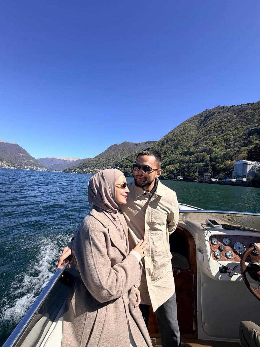 Shireen Sungkar dan keluarga liburan 