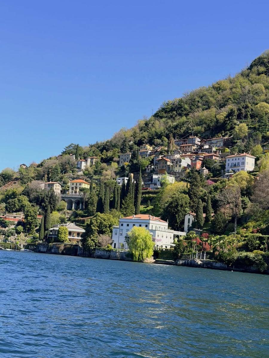 Shireen Sungkar dan keluarga liburan 