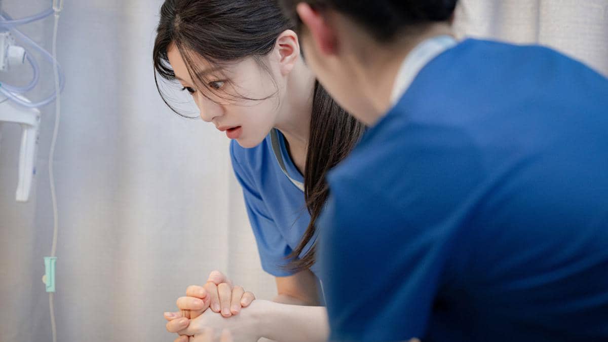 cuplikan drakor Resident Playbook (2025)